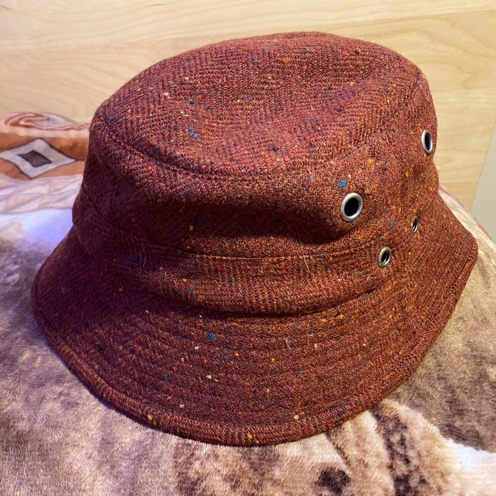 Worth hat 100% wool one size new